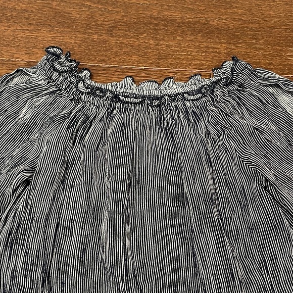 7 for all Mankind Blue Flowey Open Sleeve Girls Top Size Medium - Picture 4 of 6